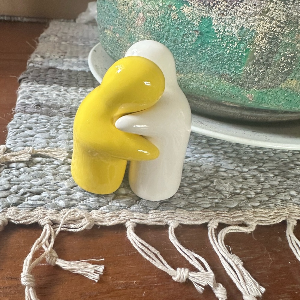 Yellow and White Hugging Salt & Pepper shakers